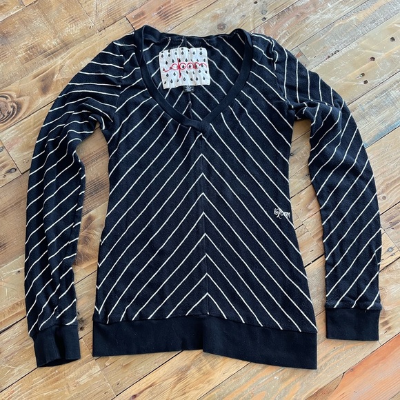 Black & White Striped V-Neck Volcom Sweater | Size S - Picture 3 of 9